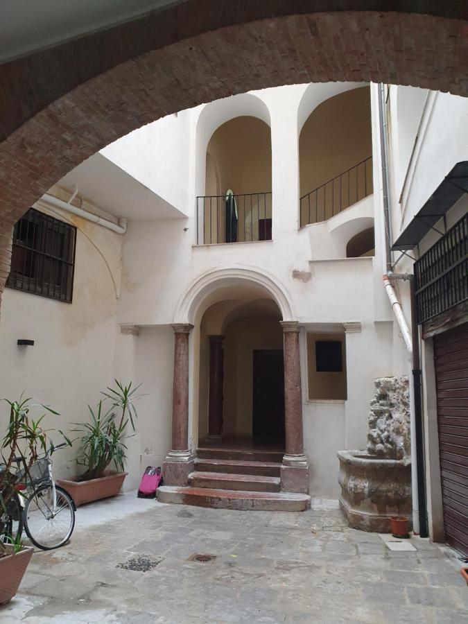 Casa Monviso Le Fuoriserie Palermo Buitenkant foto